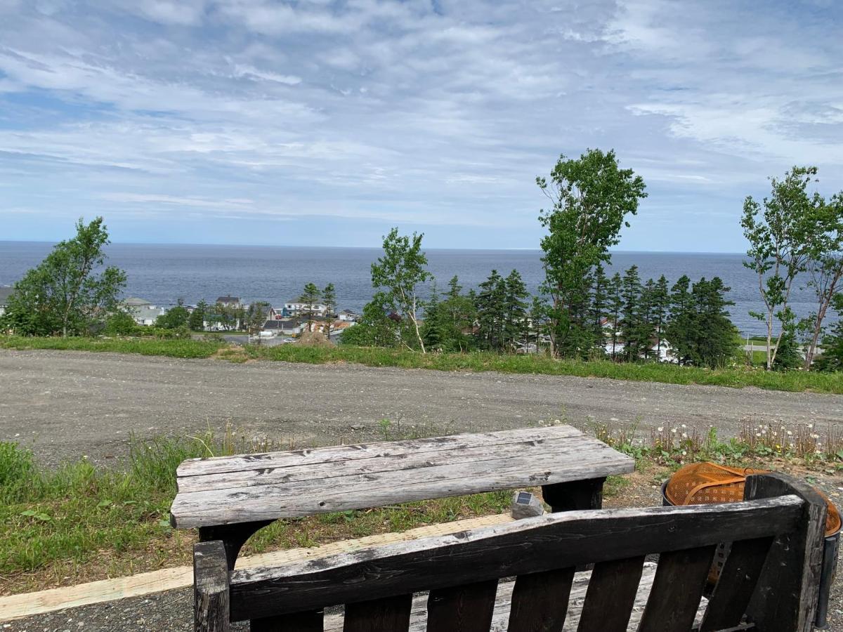 Lofts Hotel Gaspesie Sainte Anne des Monts Exterior photo